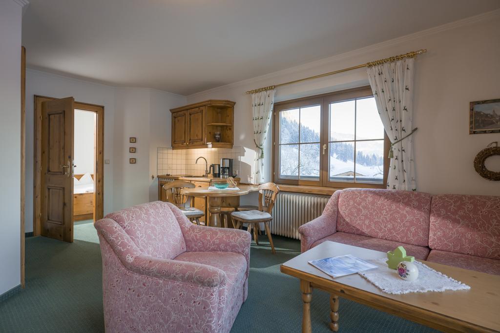 Landhaus Dax Guest House Kossen Ngoại thất bức ảnh