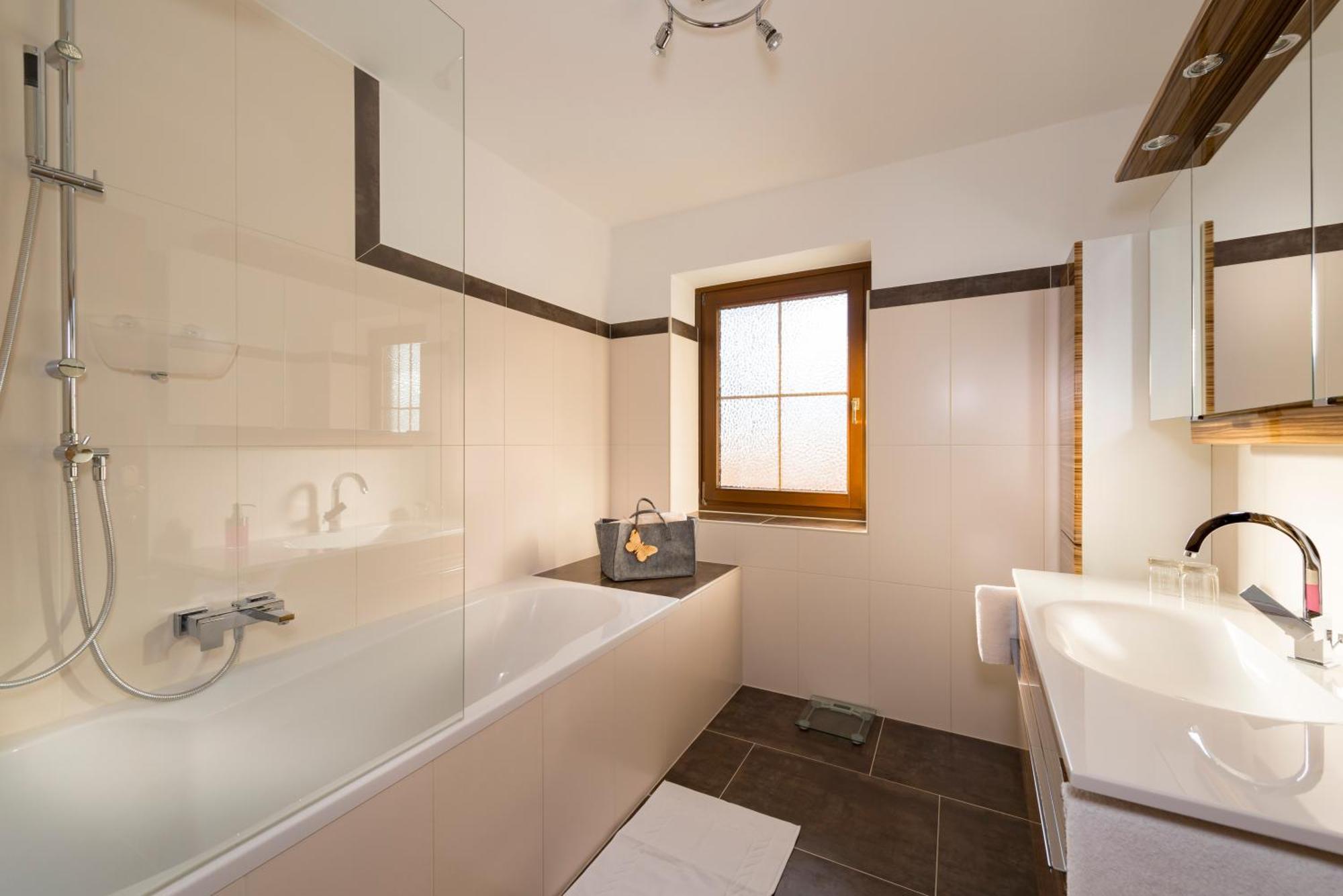Landhaus Dax Guest House Kossen Ngoại thất bức ảnh