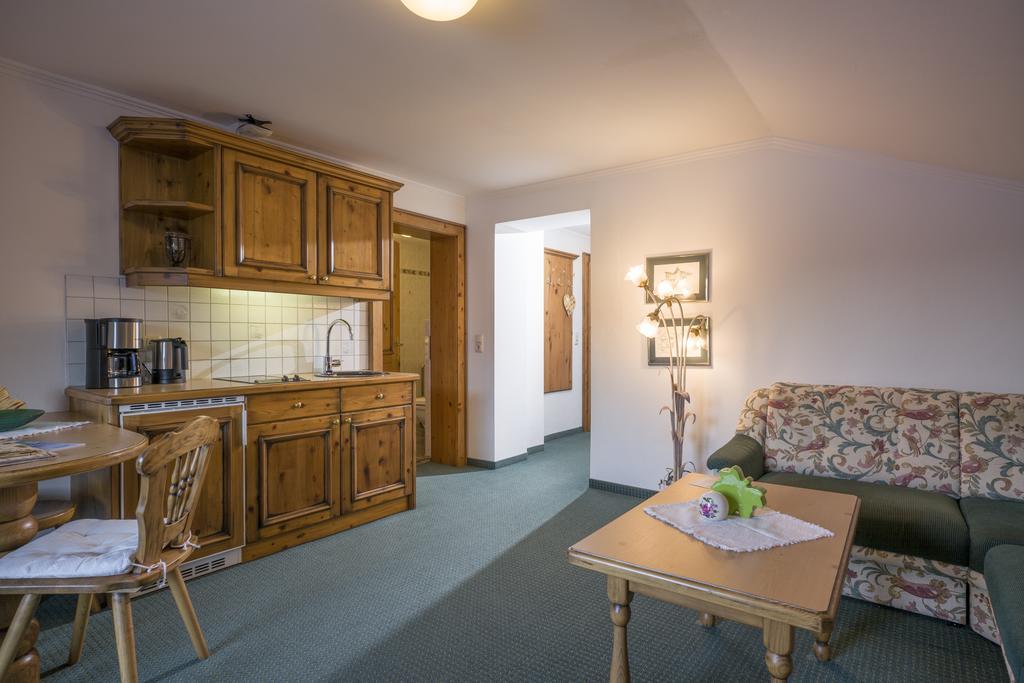 Landhaus Dax Guest House Kossen Ngoại thất bức ảnh