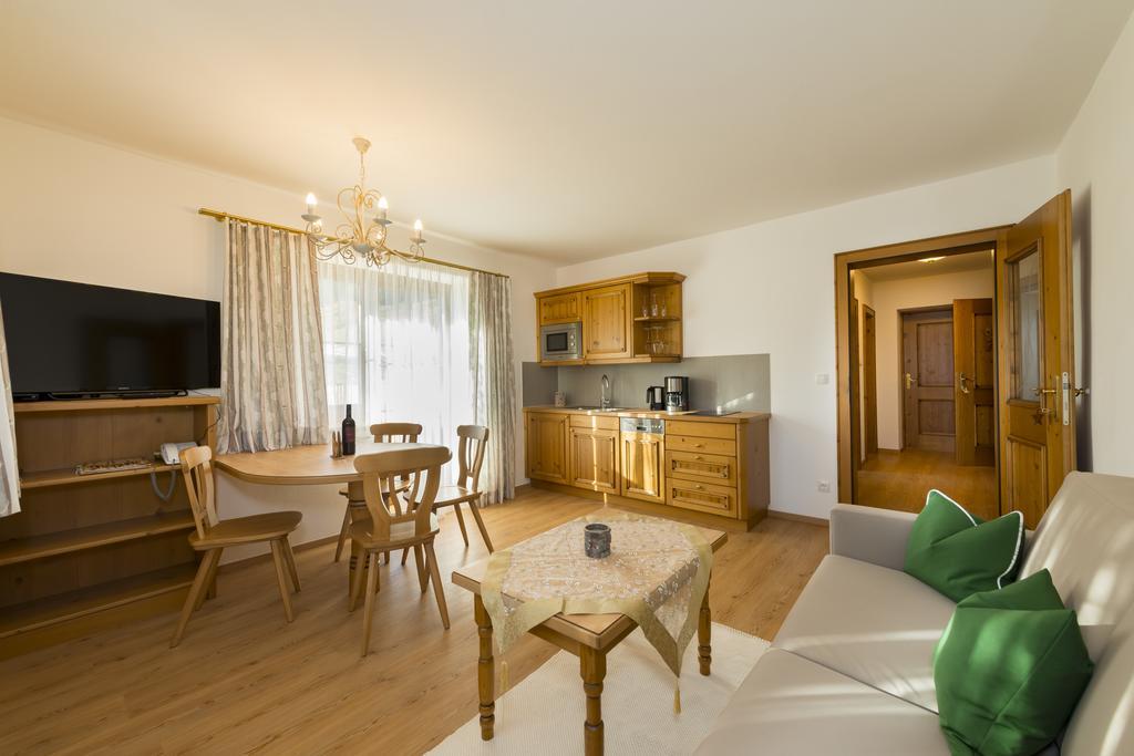 Landhaus Dax Guest House Kossen Ngoại thất bức ảnh