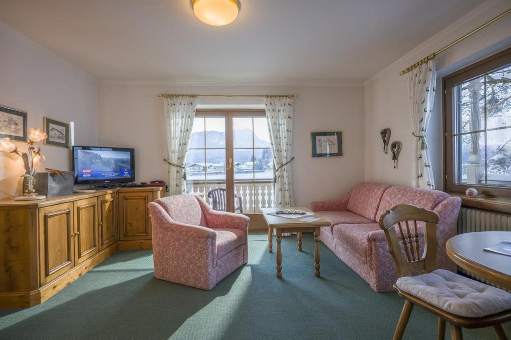 Landhaus Dax Guest House Kossen Ngoại thất bức ảnh